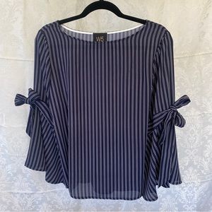 Woman’s Bell Sleeve Striped Navy Anthropology W5
